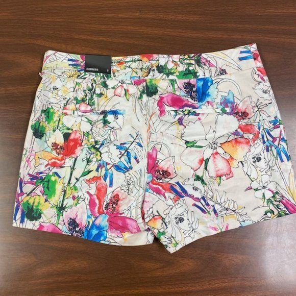 NWT Express Floral Abstract Shorts, Size 2 - Picture 4 of 11